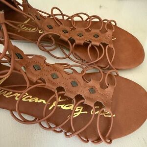 American Eagle Tan Cognac Gladiator Sandals